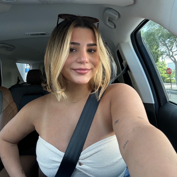 luisana25